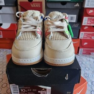 EUC-Toddler Kids Jordan 4 Retro 10C Sneakers